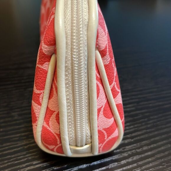 Coach Designer Handbag Bag Clutch great for iPhone, Make up, Other Accessories - Picture 6 of 12